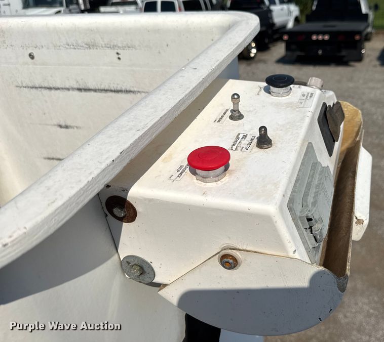 image for item EG6114 2013 RAM 4500 bucket truck