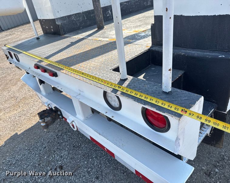 image for item EG6114 2013 RAM 4500 bucket truck