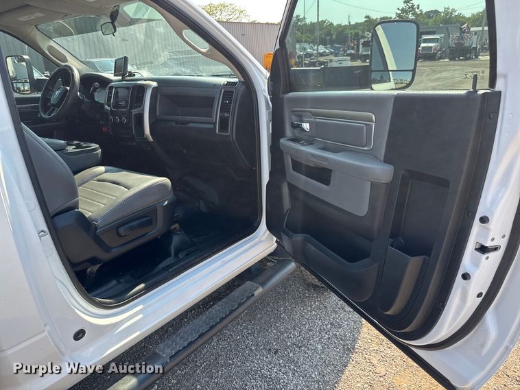 image for item EG6114 2013 RAM 4500 bucket truck