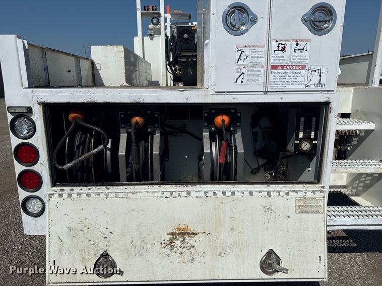 image for item EG6147 2012 Freightliner Business Class M2 utility / service truck