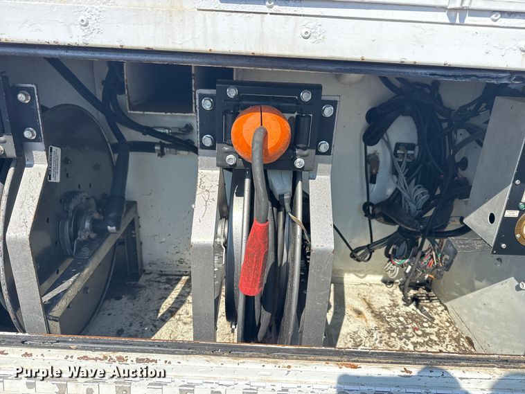 image for item EG6147 2012 Freightliner Business Class M2 utility / service truck