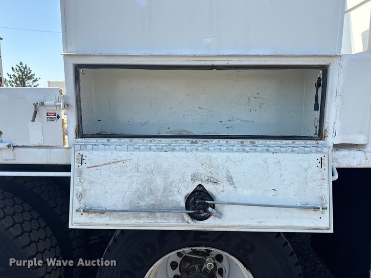 image for item EG6147 2012 Freightliner Business Class M2 utility / service truck