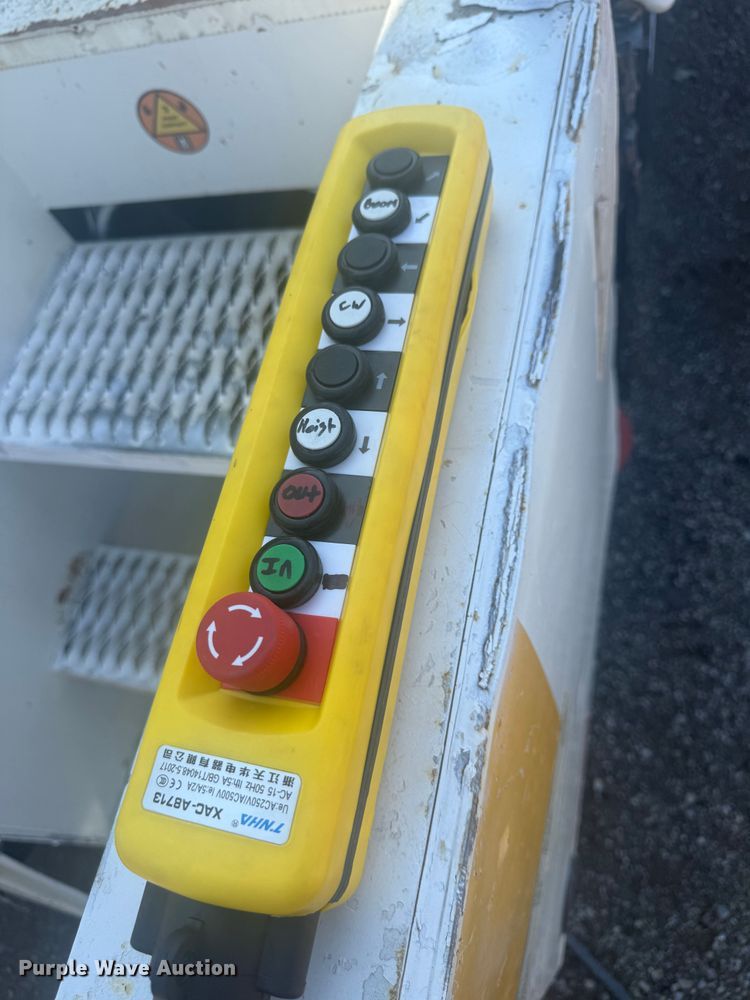 image for item EG6147 2012 Freightliner Business Class M2 utility / service truck