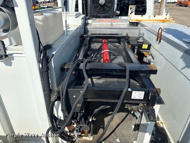 image for item EG6147 2012 Freightliner Business Class M2 utility / service truck