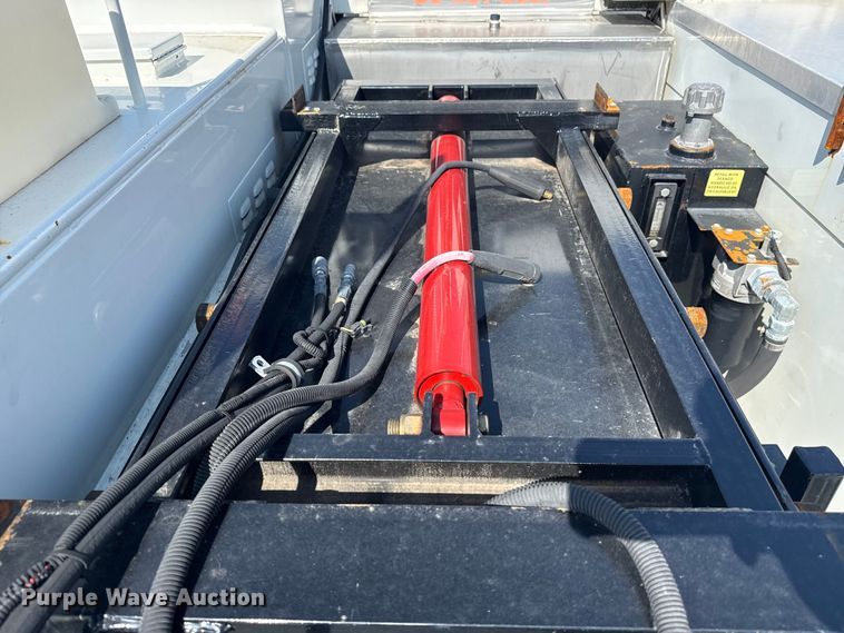 image for item EG6147 2012 Freightliner Business Class M2 utility / service truck