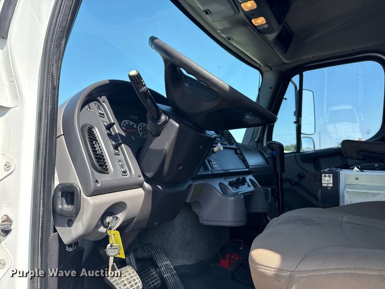 image for item EG6147 2012 Freightliner Business Class M2 utility / service truck