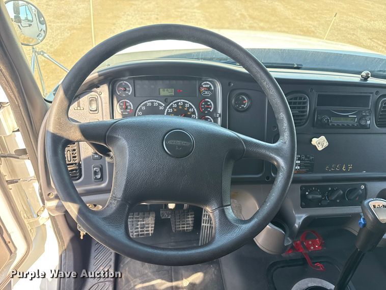 image for item EG6147 2012 Freightliner Business Class M2 utility / service truck