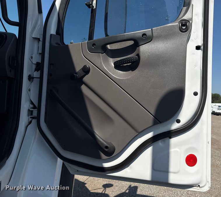 image for item EG6147 2012 Freightliner Business Class M2 utility / service truck