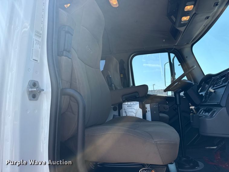 image for item EG6147 2012 Freightliner Business Class M2 utility / service truck