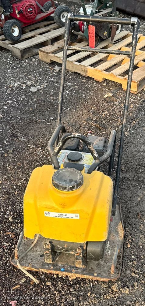 image for item EH7448 2008 Dynapac LF15 plate compactor