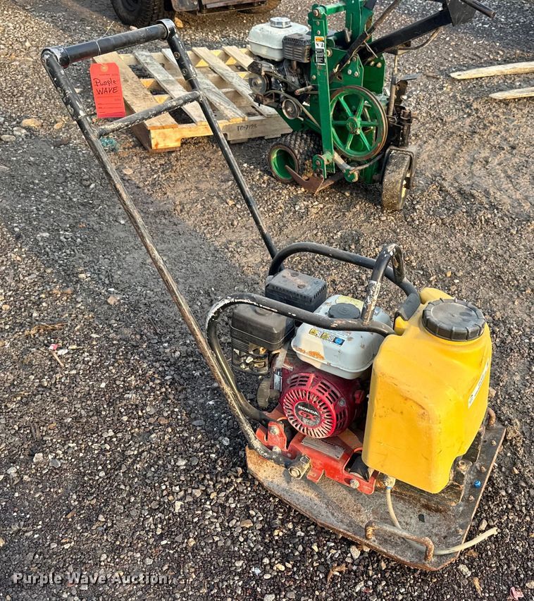 image for item EH7448 2008 Dynapac LF15 plate compactor