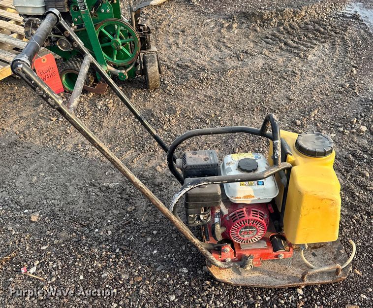 image for item EH7448 2008 Dynapac LF15 plate compactor