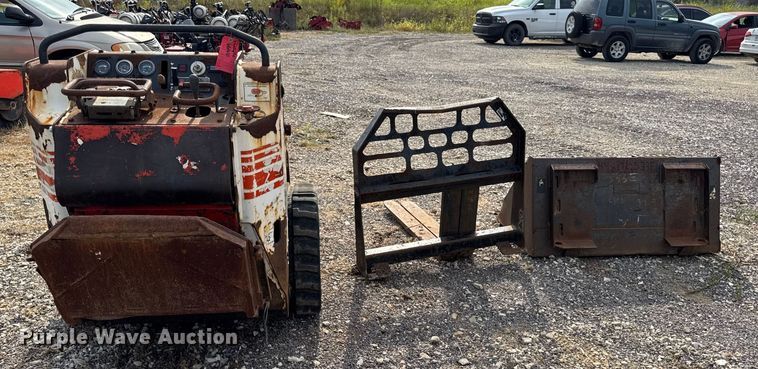 image for item EH7465 2005 Bobcat MT55 compact utility loader