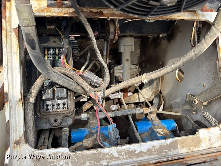 image for item EH7465 2005 Bobcat MT55 compact utility loader