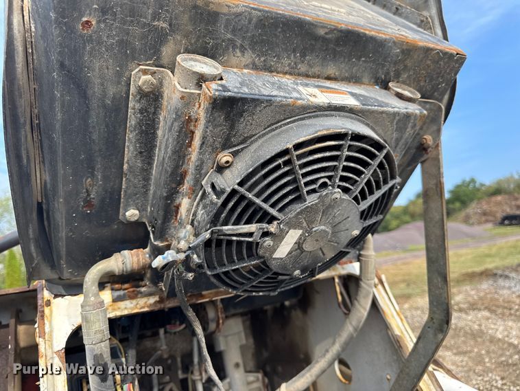 image for item EH7465 2005 Bobcat MT55 compact utility loader