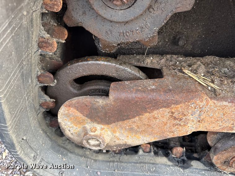 image for item EH7465 2005 Bobcat MT55 compact utility loader