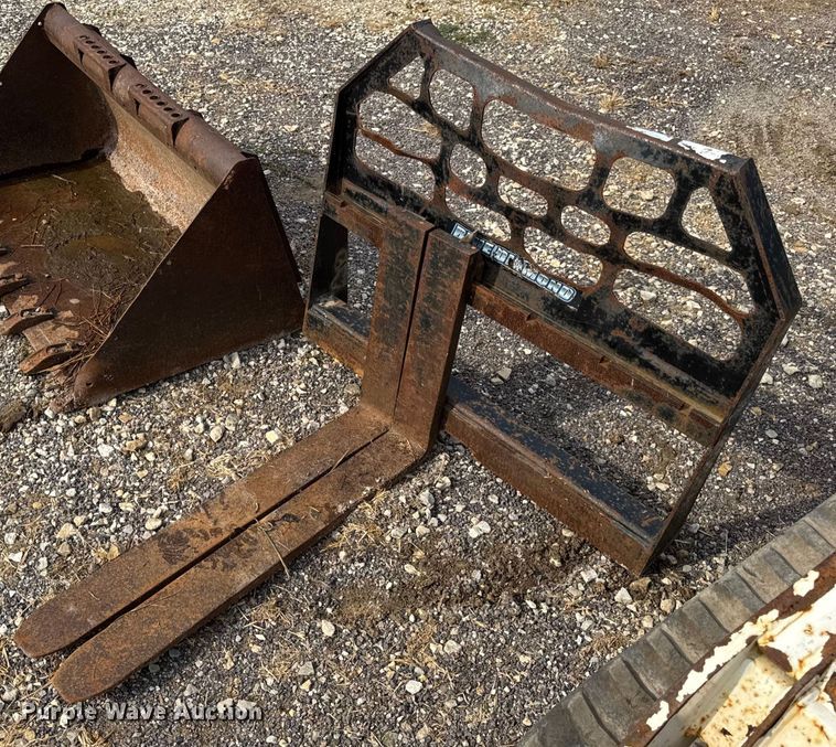 image for item EH7465 2005 Bobcat MT55 compact utility loader