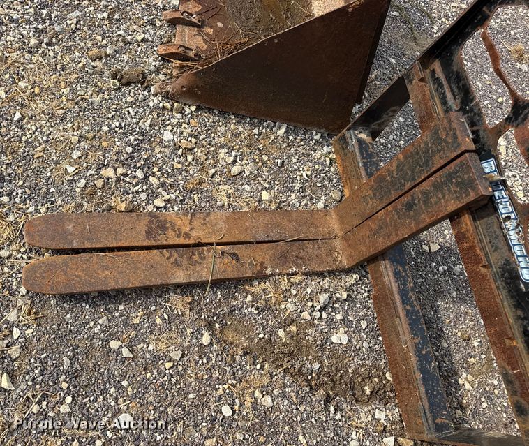 image for item EH7465 2005 Bobcat MT55 compact utility loader