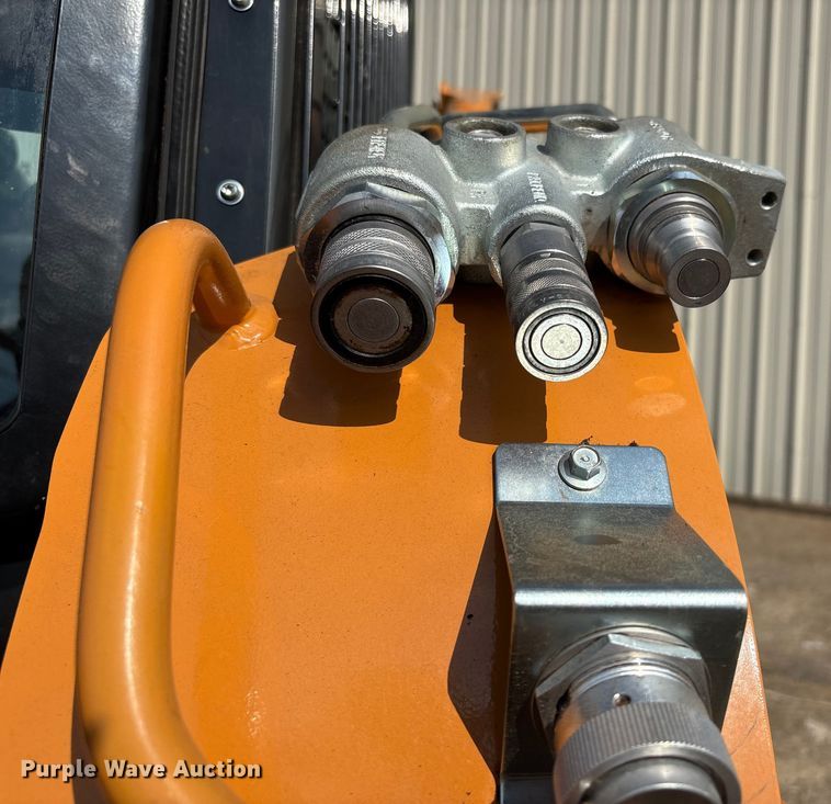 image for item EJ7657 2023 Case SV280B skid steer loader