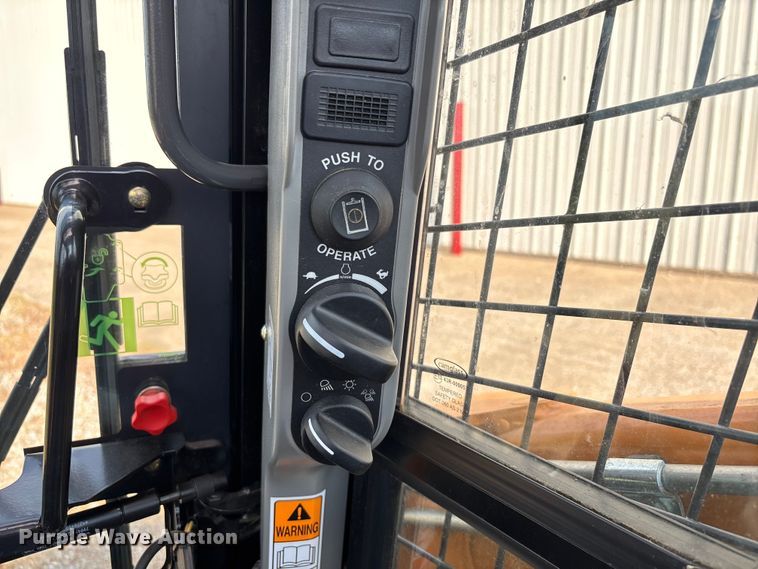 image for item EJ7657 2023 Case SV280B skid steer loader