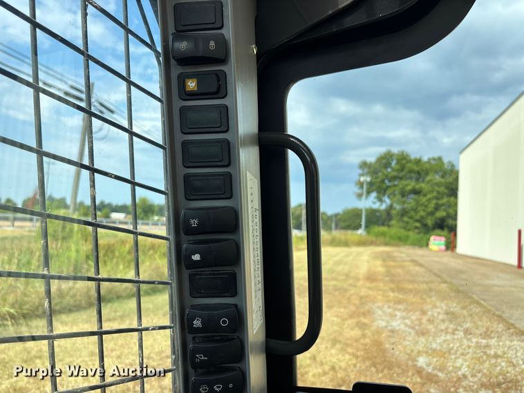 image for item EJ7657 2023 Case SV280B skid steer loader