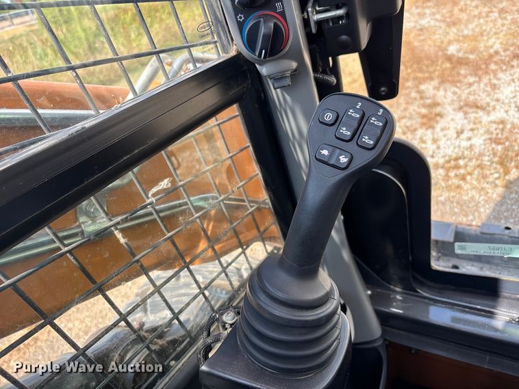 image for item EJ7657 2023 Case SV280B skid steer loader