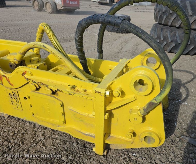 image for item EK5439 NPK GH18 breaker