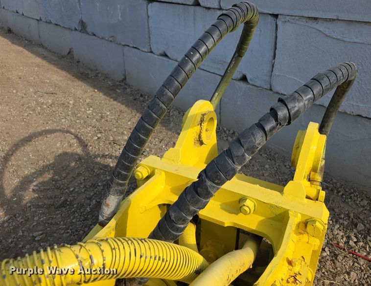 image for item EK5439 NPK GH18 breaker