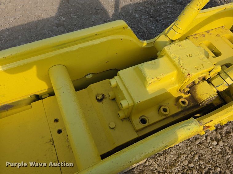 image for item EK5439 NPK GH18 breaker