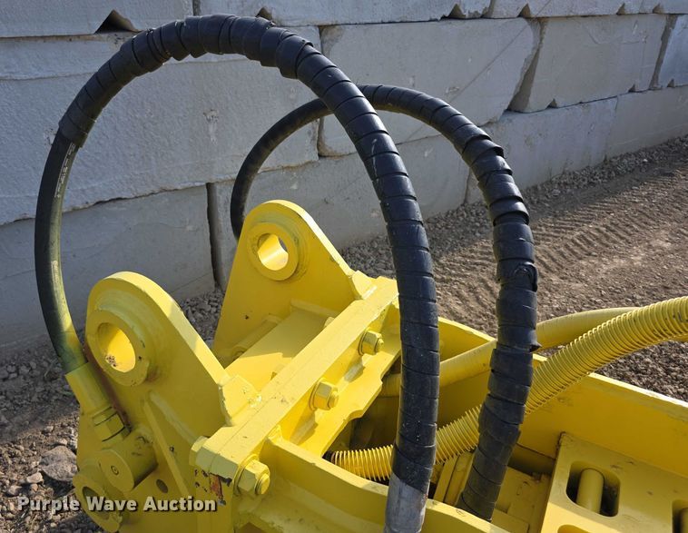 image for item EK5439 NPK GH18 breaker