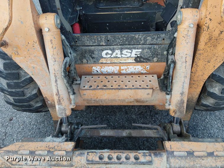 image for item EL6111 2011 Case SR220 skid steer loader