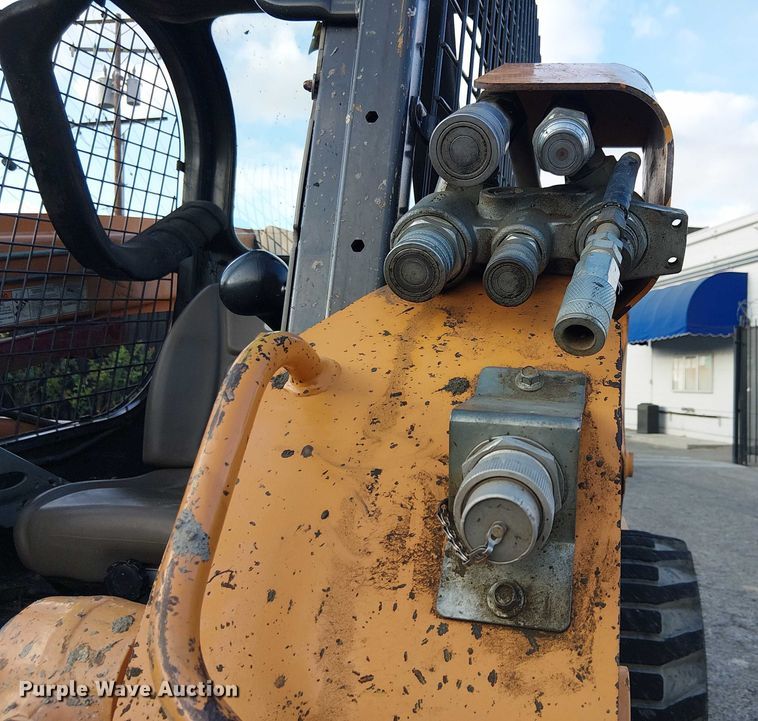 image for item EL6111 2011 Case SR220 skid steer loader