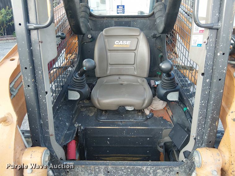 image for item EL6111 2011 Case SR220 skid steer loader