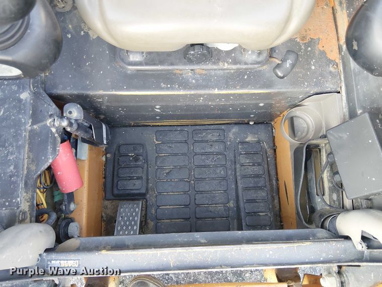 image for item EL6111 2011 Case SR220 skid steer loader