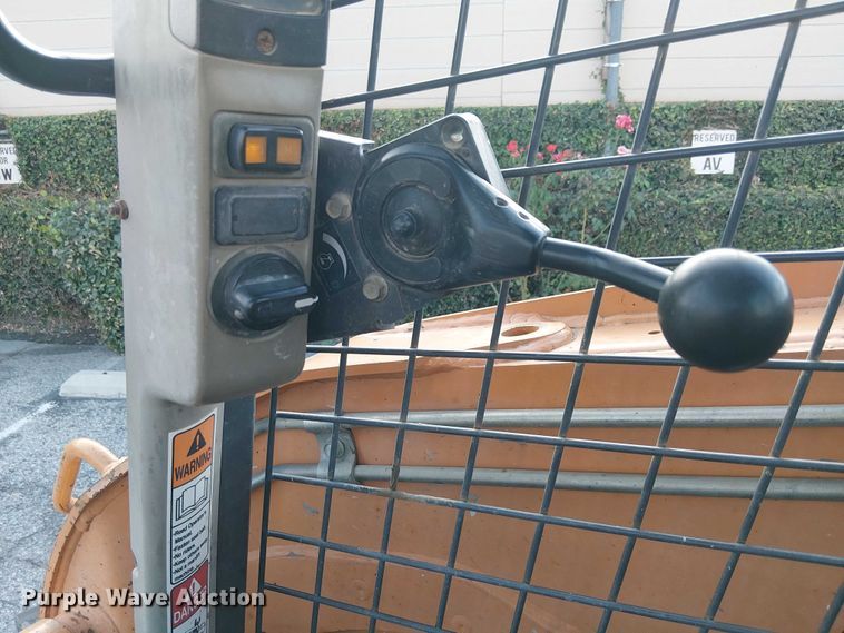 image for item EL6111 2011 Case SR220 skid steer loader