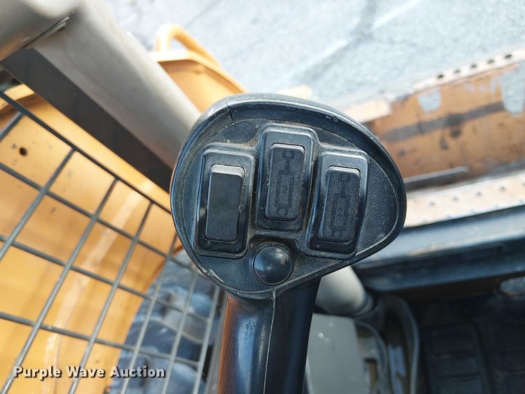 image for item EL6111 2011 Case SR220 skid steer loader