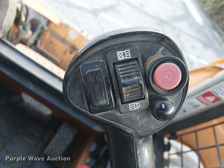 image for item EL6111 2011 Case SR220 skid steer loader
