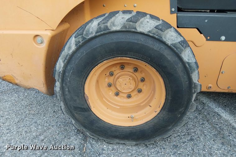 image for item EL6111 2011 Case SR220 skid steer loader