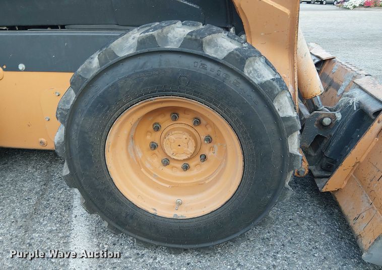 image for item EL6111 2011 Case SR220 skid steer loader
