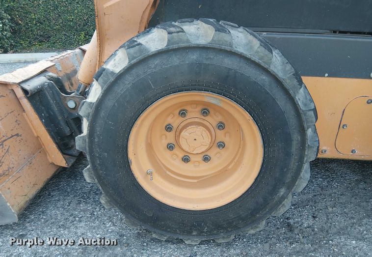 image for item EL6111 2011 Case SR220 skid steer loader