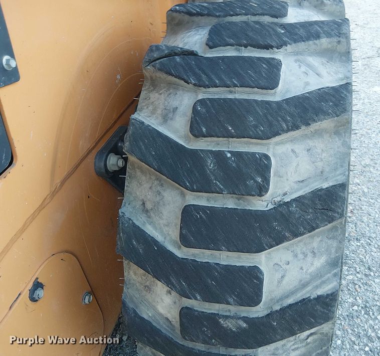 image for item EL6111 2011 Case SR220 skid steer loader