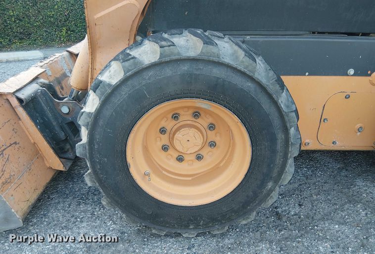 image for item EL6111 2011 Case SR220 skid steer loader