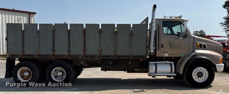 image for item EM2358 2000 Sterling Truck L9513 flatbed truck