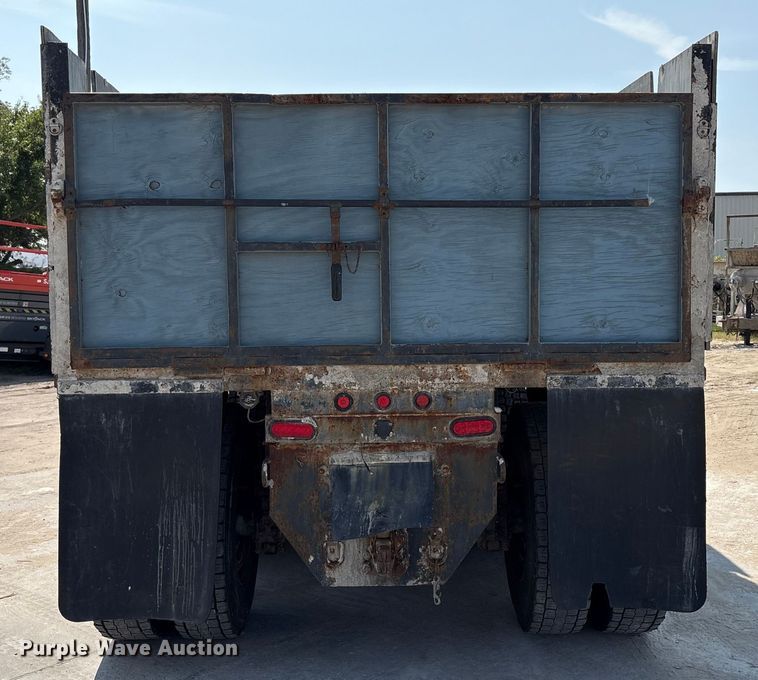 image for item EM2358 2000 Sterling Truck L9513 flatbed truck