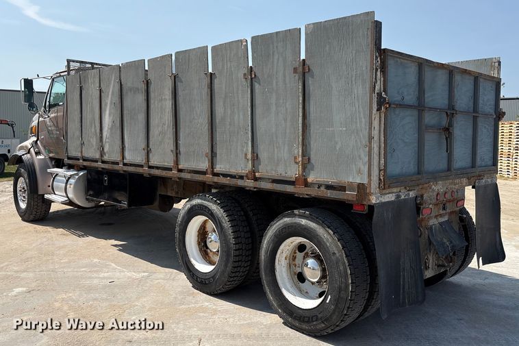 image for item EM2358 2000 Sterling Truck L9513 flatbed truck