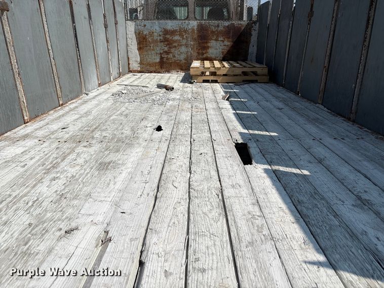 image for item EM2358 2000 Sterling Truck L9513 flatbed truck