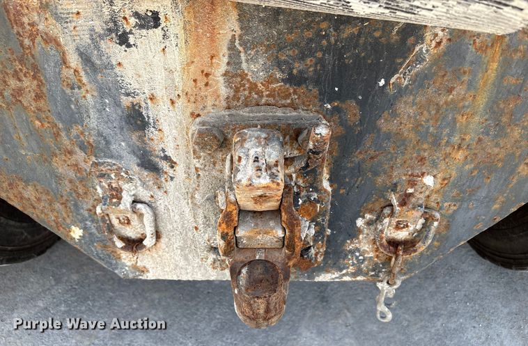 image for item EM2358 2000 Sterling Truck L9513 flatbed truck