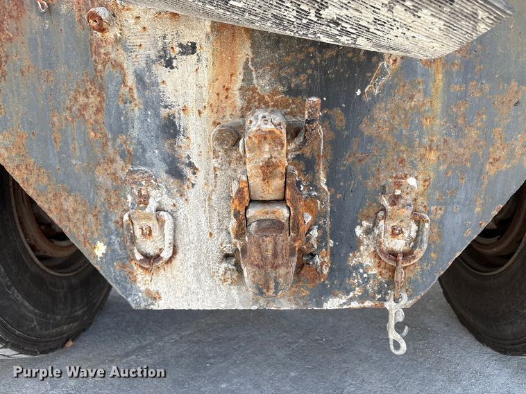 image for item EM2358 2000 Sterling Truck L9513 flatbed truck