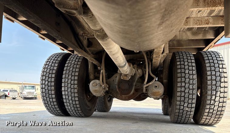 image for item EM2358 2000 Sterling Truck L9513 flatbed truck