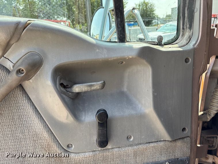 image for item EM2358 2000 Sterling Truck L9513 flatbed truck